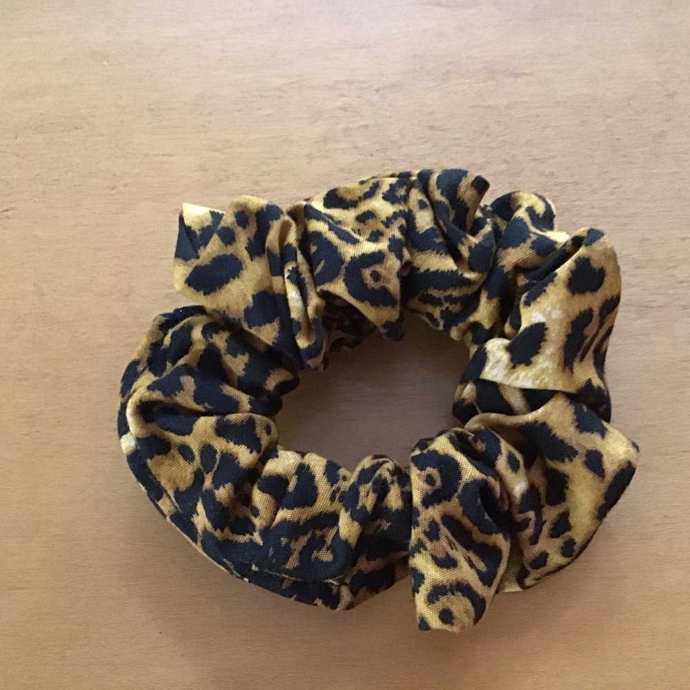 ❗️SOLD❗️Set of 4 Handmade Scrunchies - Picture 5 of 5